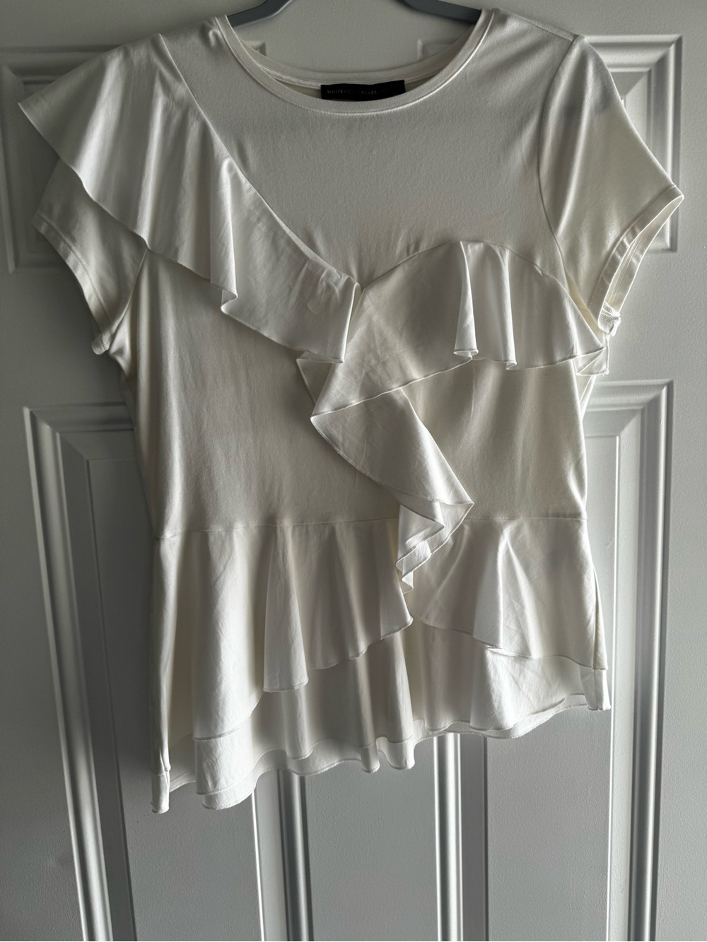 White House Black Market Cream Ruffle Short-Sleeve Blouse